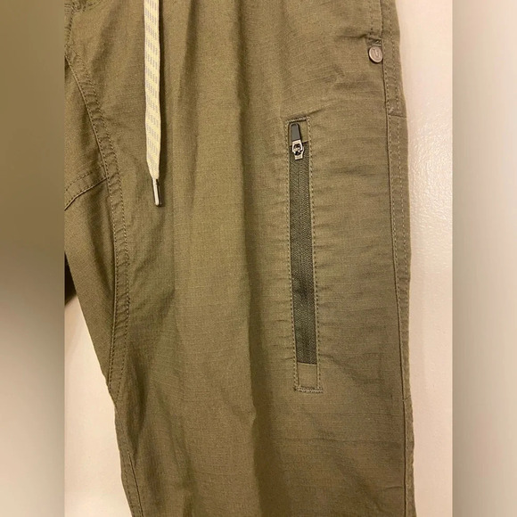 Vuori Rip Stop Dark Green Size Small - Picture 4 of 7